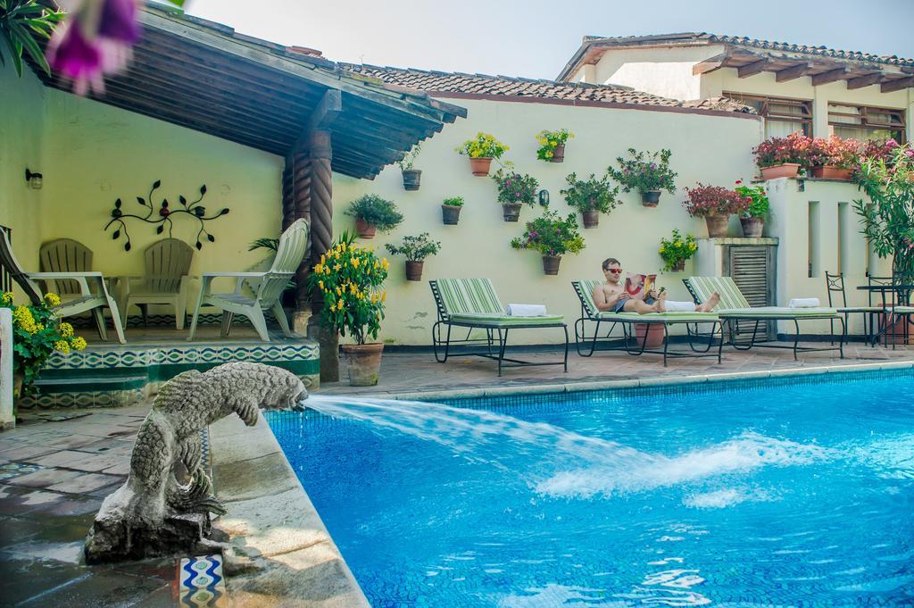 Hotel Casa Del Parque By Ahs Antigua Exteriör bild