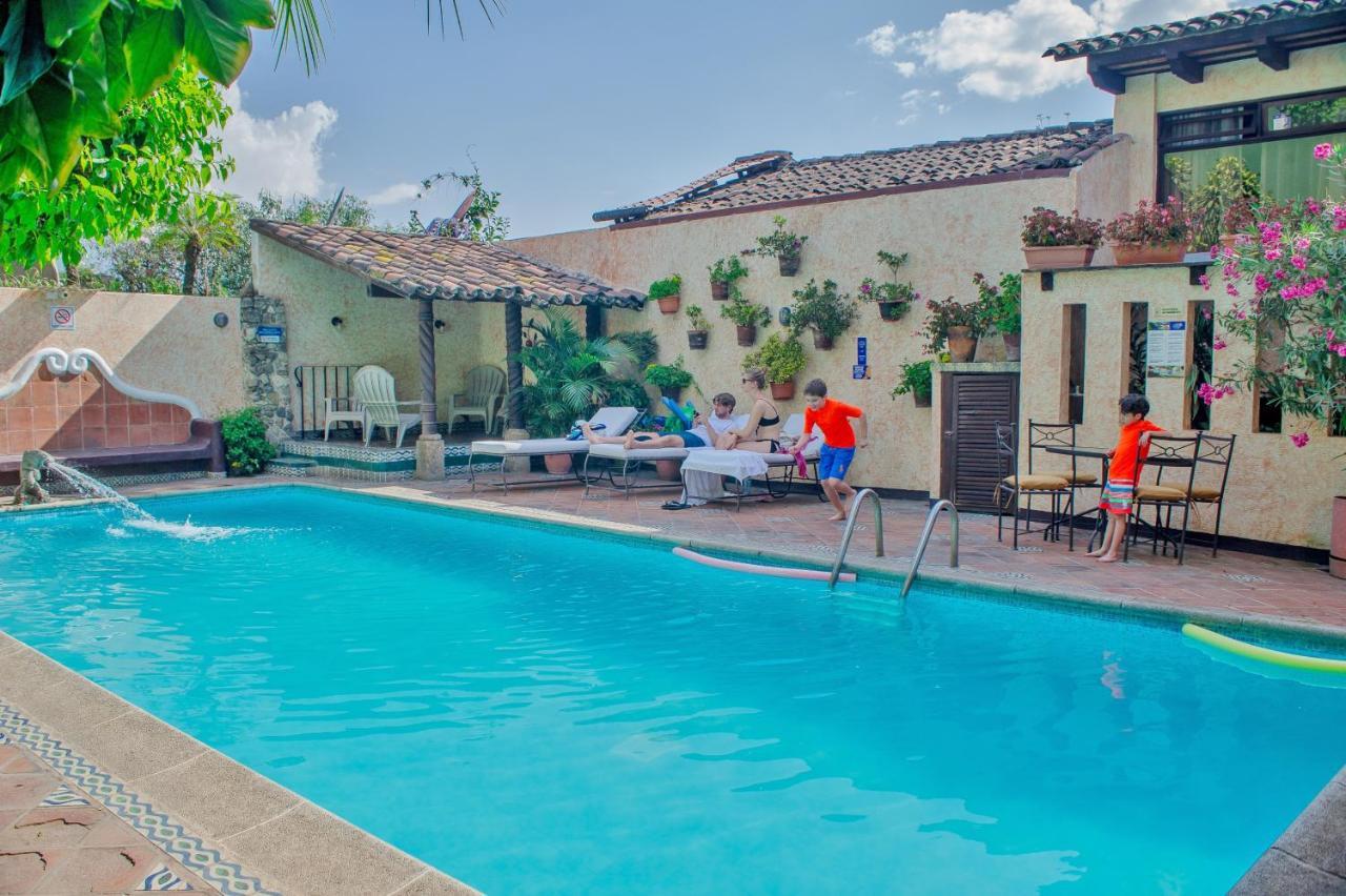 Hotel Casa Del Parque By Ahs Antigua Exteriör bild